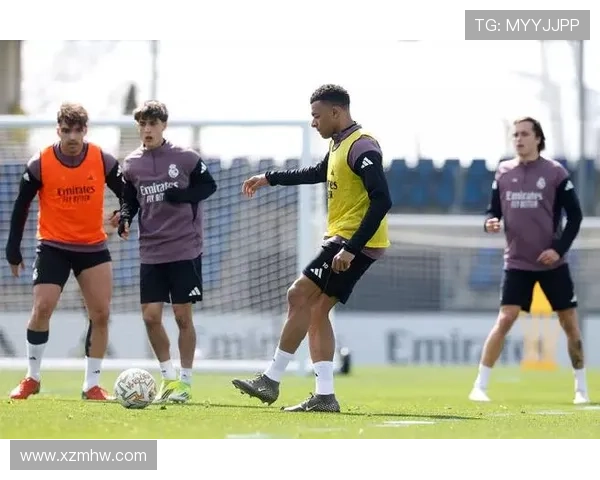 皇马复训姆巴佩贝林米利唐室内练